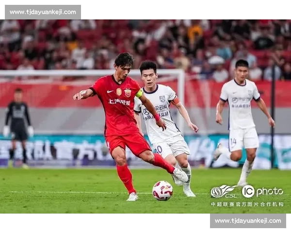 中超赛季回顾与焦点战绩分析全面总结