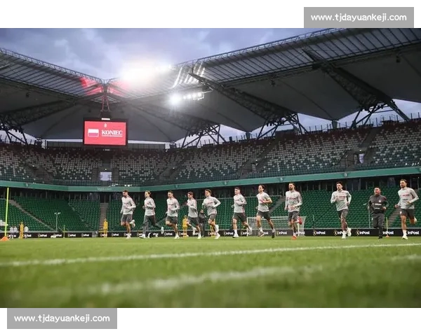 中国足球队备战世界杯预选赛,主教练透露新阵容和战术安排